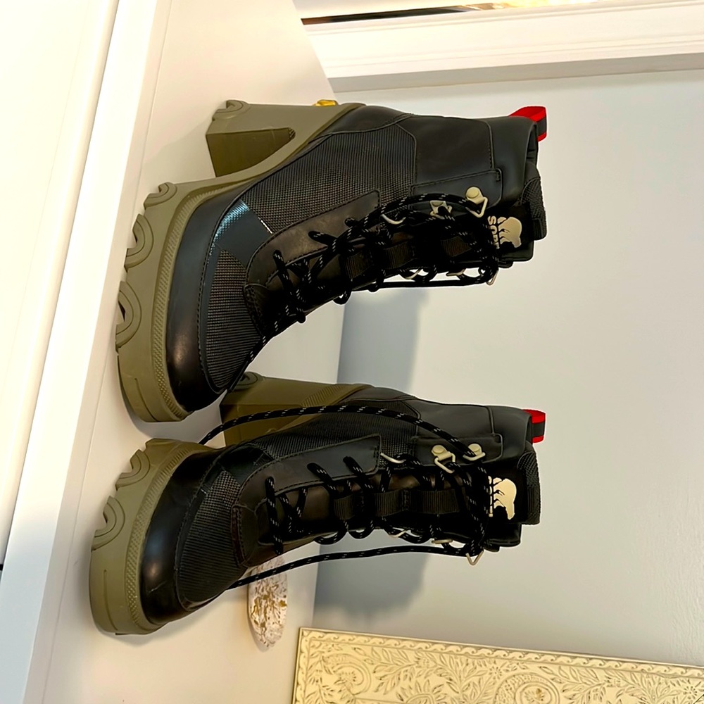Hot SOREL - Brex Heel Lace Bootie Rainboot ! Gunmetal and olive 🫒 heel - 🥾